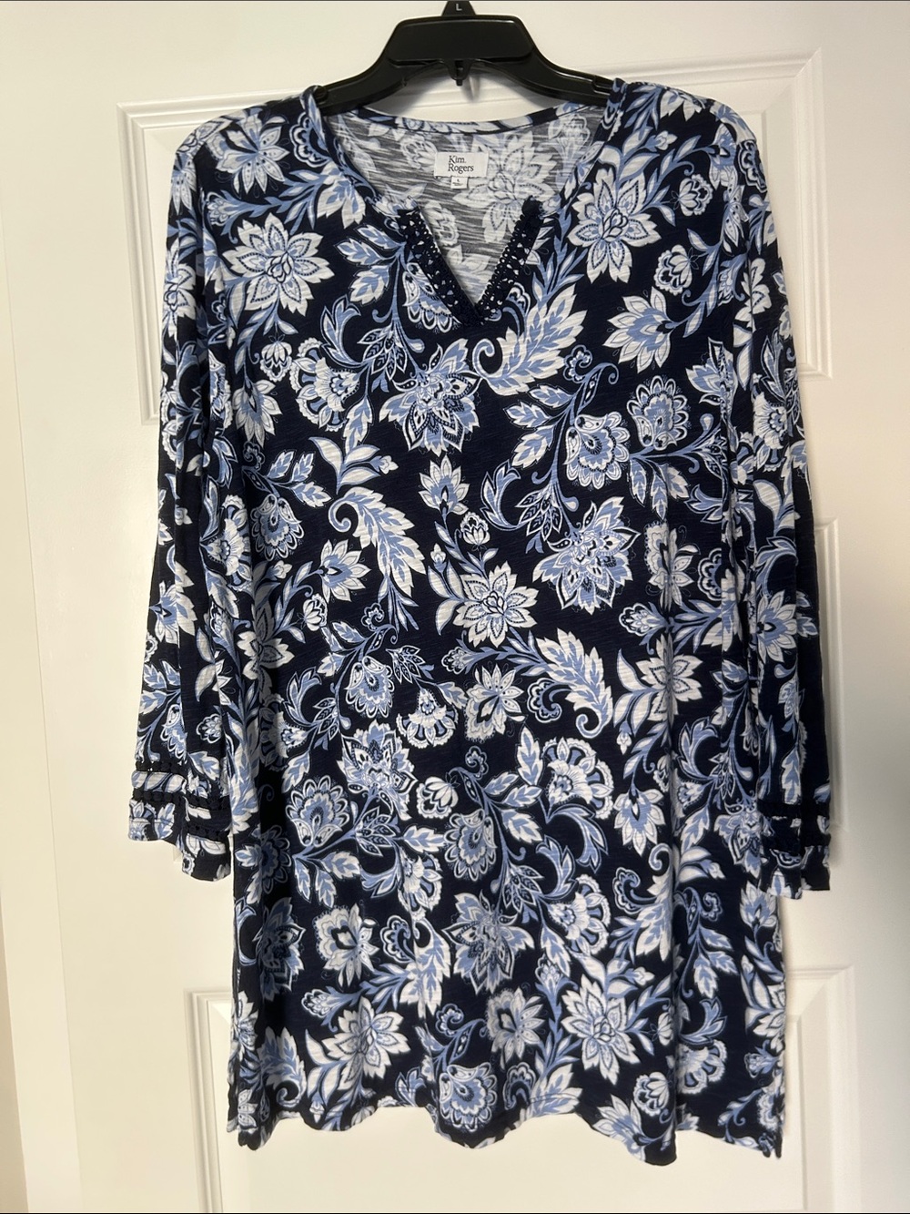 Kim Rogers Blue & White Floral V-Neck Top